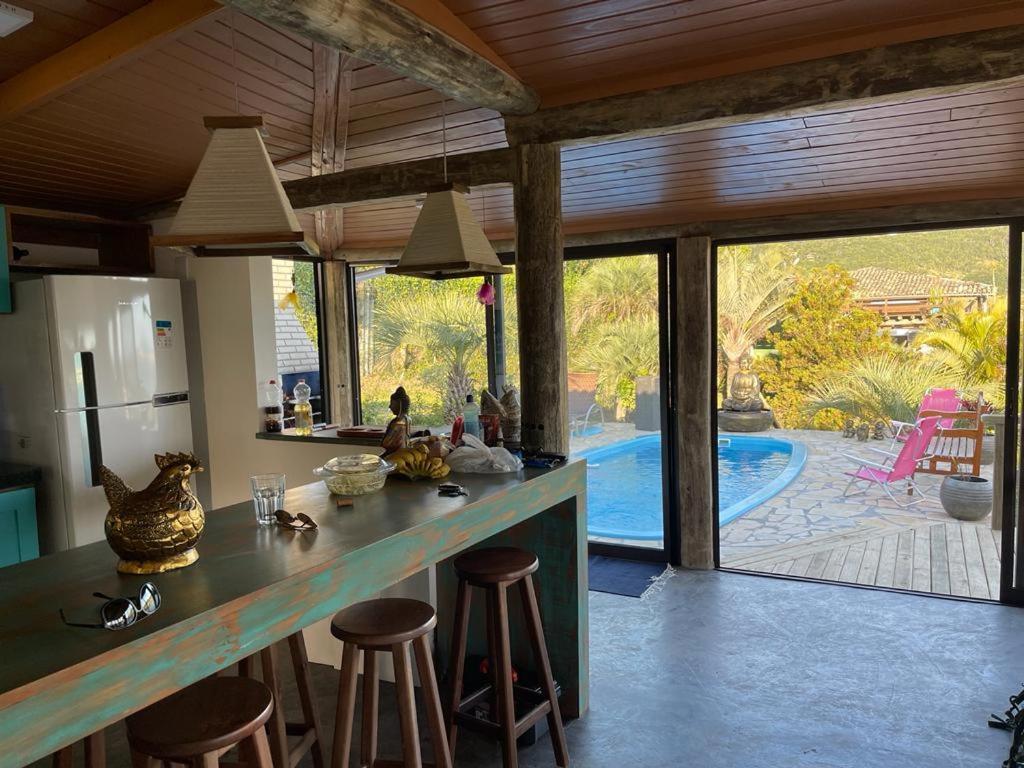 Villa Santorini Praia Do Rosa Com Piscina E Jacuzzi Luaran gambar