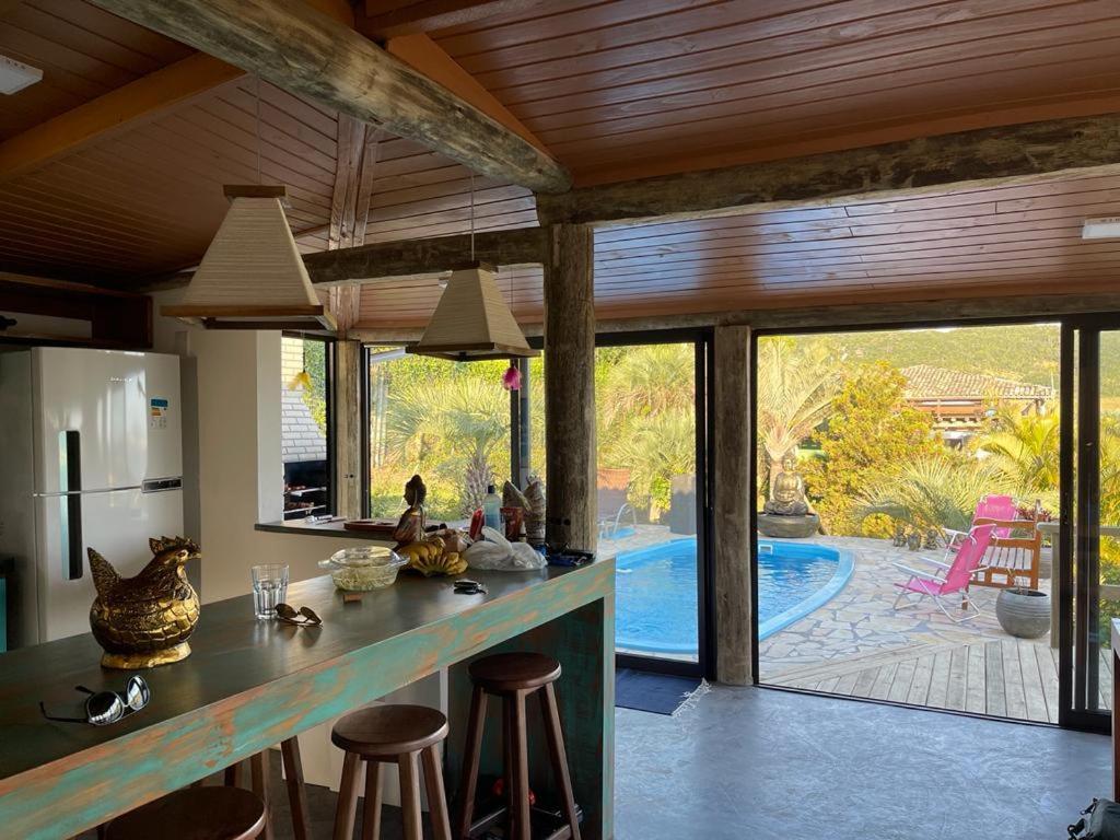 Villa Santorini Praia Do Rosa Com Piscina E Jacuzzi Luaran gambar